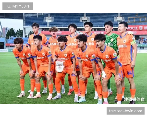 刘世博多次关键扑救力保球门 西海岸门将表现稳健